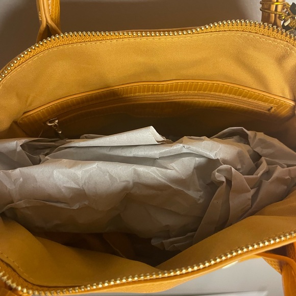 New✨Golden orange BEBE crossbody hand bag - Picture 3 of 4